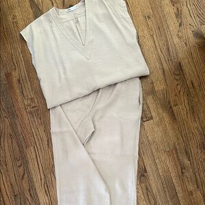 Zara Cream V-Neck Sleeveless Top